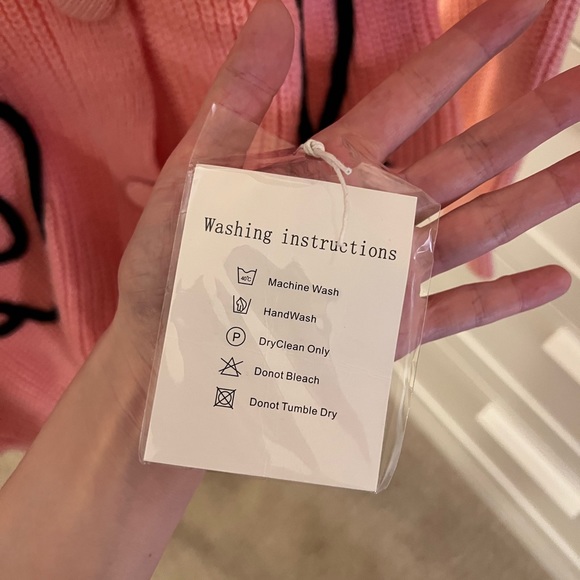 Pink sweater - Picture 3 of 4